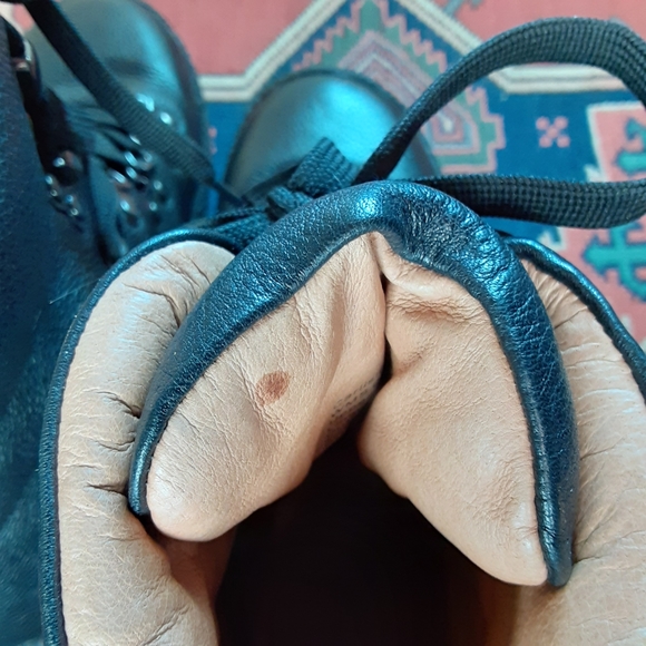 GENTAL SOULS By Kenneth Cole Lace Up Hiking Boots. - Picture 8 of 8